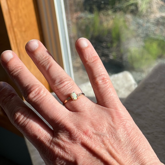 14ktgold and diamonds opal ring, size 6.75